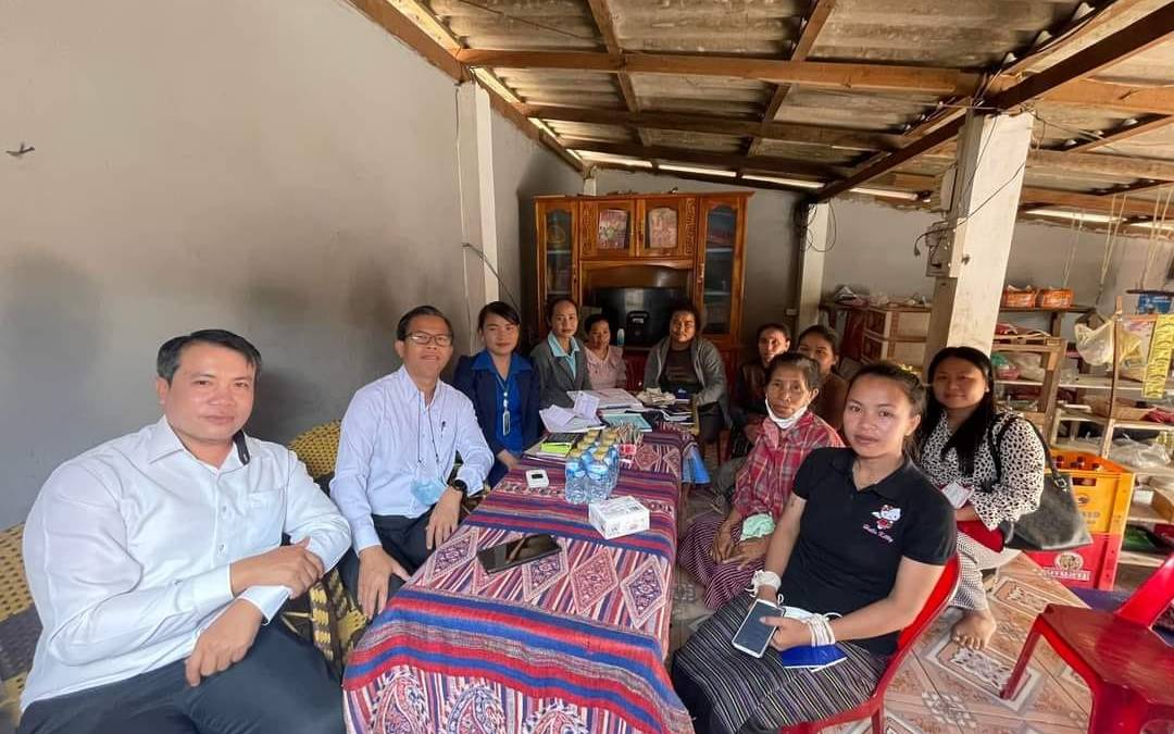 ອຳນວຍການ ສກຈຮ ເອກພັດທະນາ ລົງຢ້ຽມຢາມສູນປະຊຸມຂອງແຕ່ລະໜ່ວຍບໍລິການ.