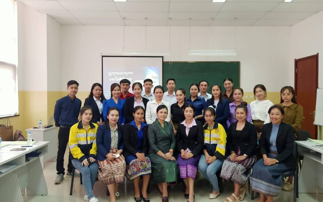 ຊົມເຊີຍ ພະນັກງານ ສກຈຮ ເອກພັດທະນາ ສໍາເລັດການຝຶກອົບຮົມຫົວຂໍ້ “ວຽກງານເລຂານຸການ”