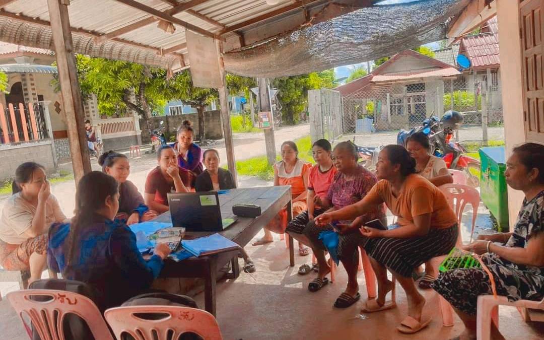 ຝຶກອົບຮົມໃຫ້ຄວາມຮູ້ທາງດ້ານການເງິນ ໃຫ້ແກ່ລູກຄ້າບ້ານ ນາງ່າ.