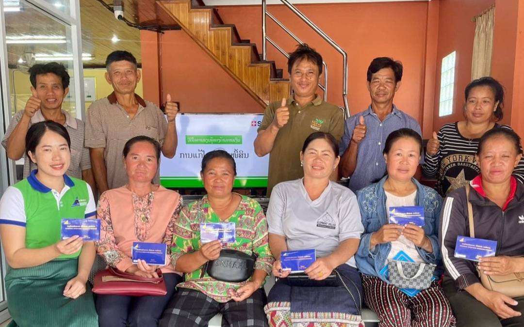 ຝຶກອົບຮົມໃຫ້ຄວາມຮູ້ທາງດ້ານການເງິນ ໃຫ້ແກ່ລູກຄ້າບ້ານ ຊຽງລ້ອມ.