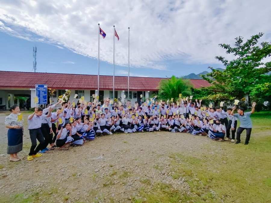 ສກຈຮ ເອກພັດທະນາ ເຜີຍແຜ່ຄວາມຮູ້ທາງດ້ານການເງິນ ທີ່ໂຮງຮຽນສາມັນກິນນອນຊົນເຜົ່າແຂວງວຽງຈັນ